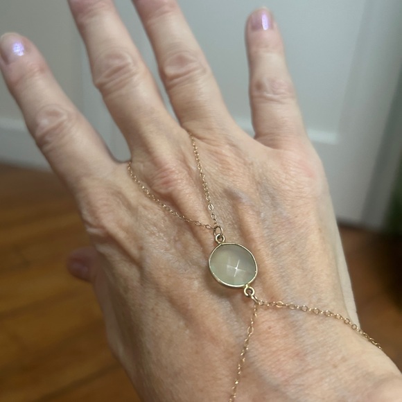 Bundle of 2 gold filled and light green and Labradorite stones. - Picture 3 of 5